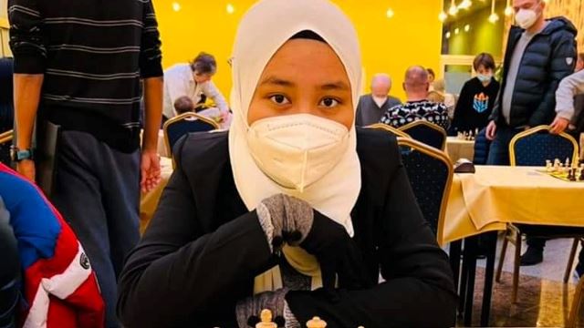 17-Year-Old Malaysian Girl Represents The Country At International Chess Competition In Prague