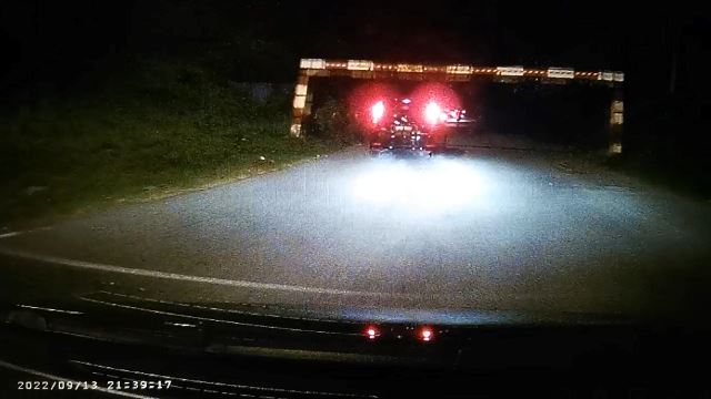 Video Of Driver Signaling The Car In Front Of It To Turn On Its Lights Went Viral Online