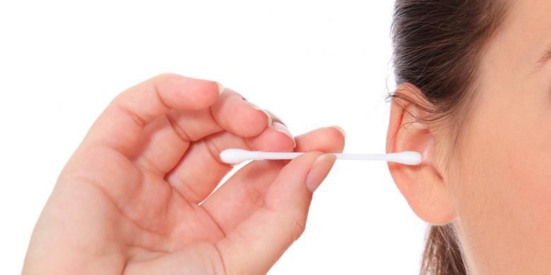 cara bersihkan telinga dengan betul. bukan main korek je !