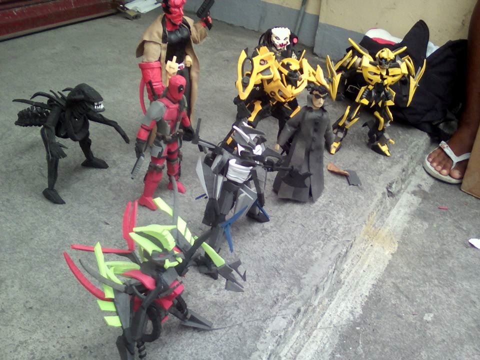 berikan lelaki ini selipar terpakai dan dia akan jadikan robot mainan 