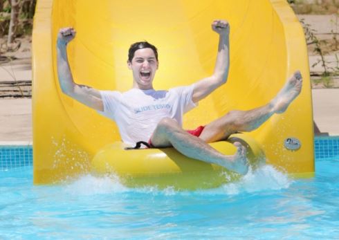 dibayar rm8 ribu sebulan untuk kerja uji gelongsor taman tema air