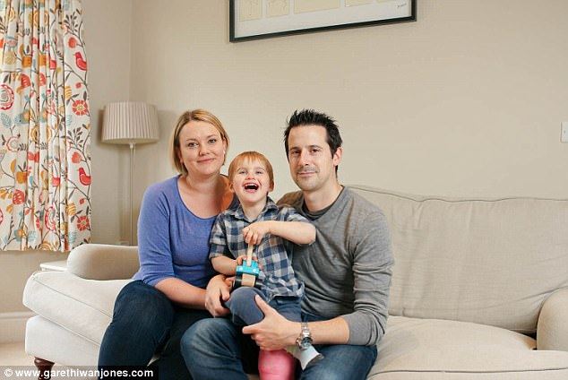 budak umur 3 tahun tak pernah menangis walaupun jari dan tangan patah