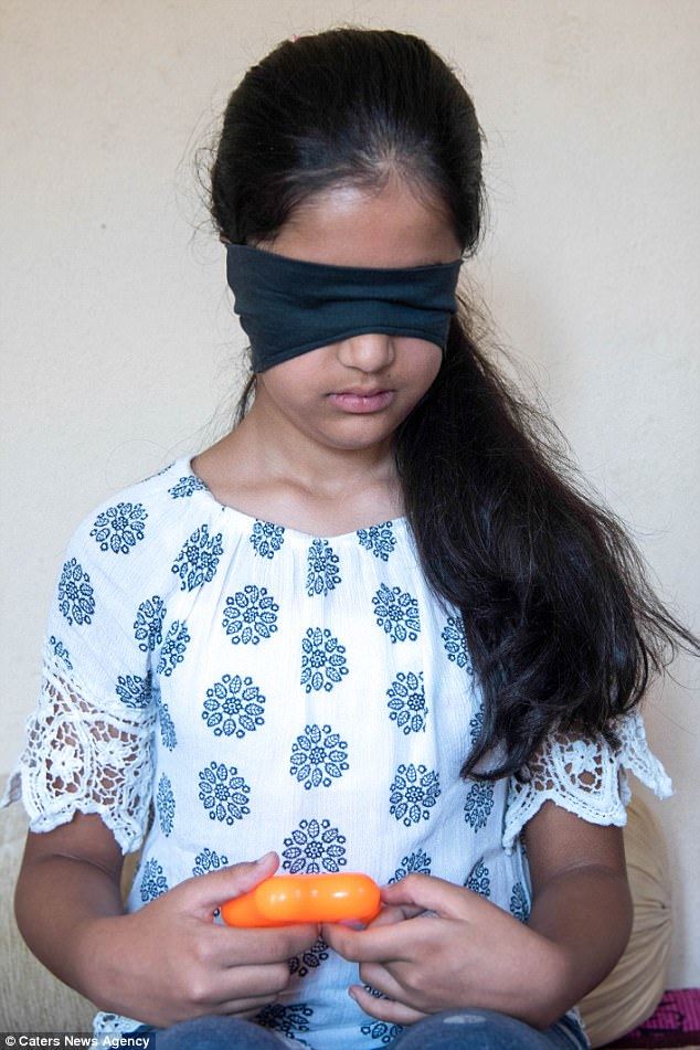 sambil tutup mata, kanak-kanak ini kenal warna guna hidung