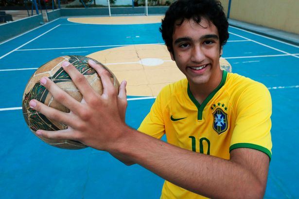 14 ahli keluarga de silva ini ada 12 jari tangan dan kaki