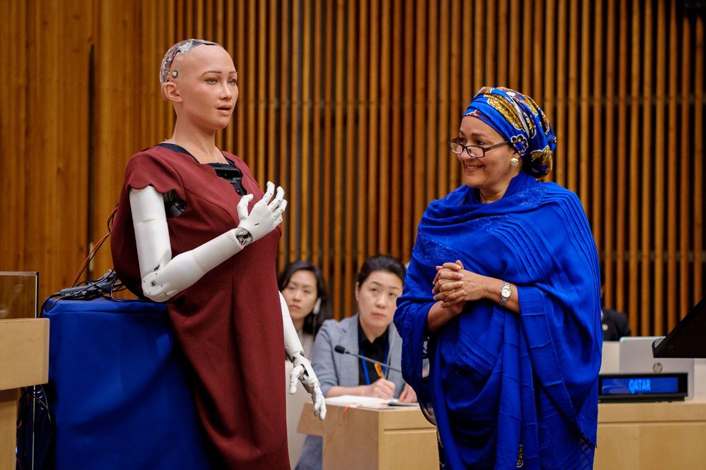 sophia, robot pertama diberikan taraf kerakyatan negara arab saudi