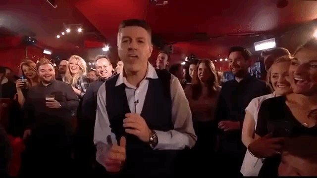 eh lelaki ini main muzik saxophone tapi tak guna saxophone pun? 