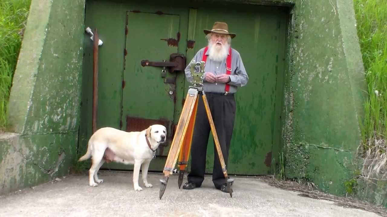 sejak 1980, 42 buah bas sekolah di tanam untuk jadi tempat sembunyi