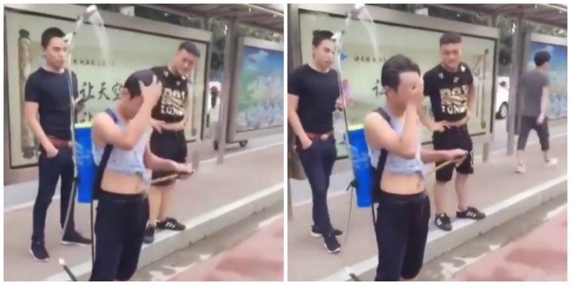 tak tahan panas, lelaki ni siap bawa portable shower untuk mandi