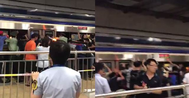 orang ramai bekerjasama tolak komuter selepas ada penumpang tersepit 