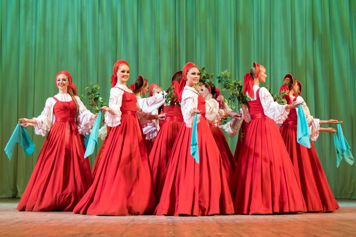 tarian dari gadis-gadis rusia ini buat mereka terapung di udara?