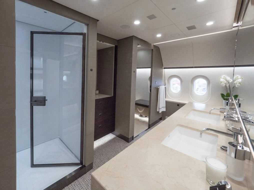 bawa penthouse terbang di udara dalam kapal boeing 787 