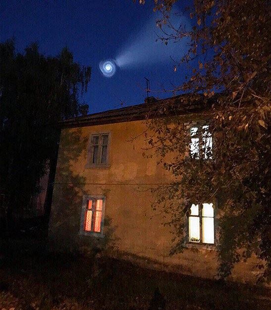 disangkakan makhluk asing, portal biru kelihatan muncul di langit rusia