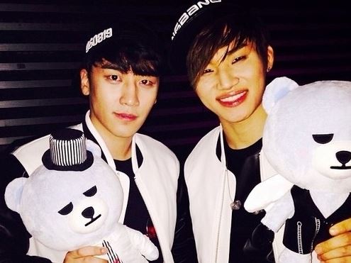 g-dragon dan taeyang sah jalani latihan ketenteraan tahun 2018