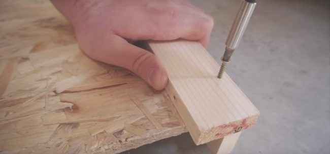 masuk dalam kotak dan pos diri sendiri, lelaki ini rakam perjalanannya