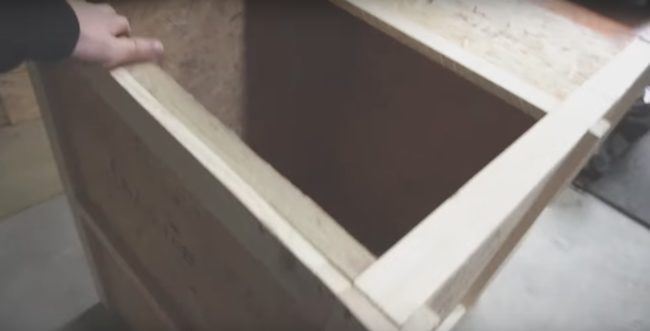 masuk dalam kotak dan pos diri sendiri, lelaki ini rakam perjalanannya