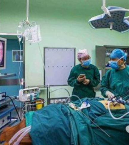sebelum nak mula operation, doktor terima berita ayahnya sudah tiada