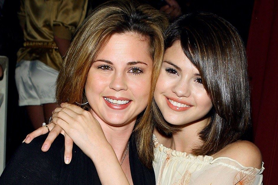 sampai unfollow ibu, mampukah selena tinggalkan bieber demi ibunya?