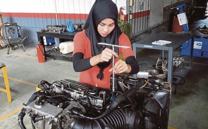 gadis cantik power automotif pernah dilamar 100 lelaki