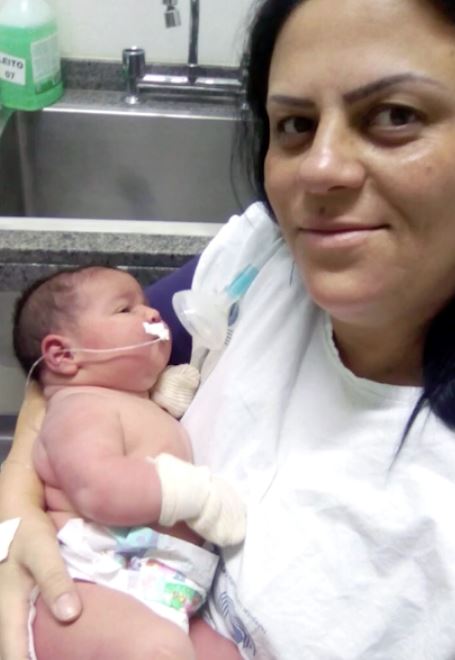 ingatkan mengandung anak kembar, lepas bersalin bayi gergasi pula