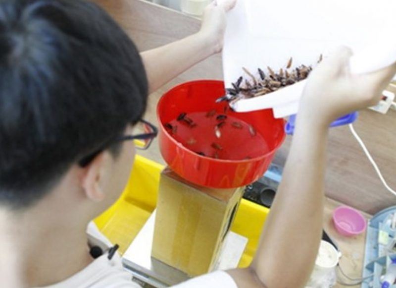 bela lipas, lelaki ni dapat rm 28, 000 sebulan. serius ?