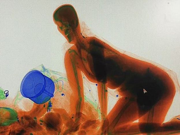 takut sangat beg hilang sampai masuk dalam mesin pengimbas