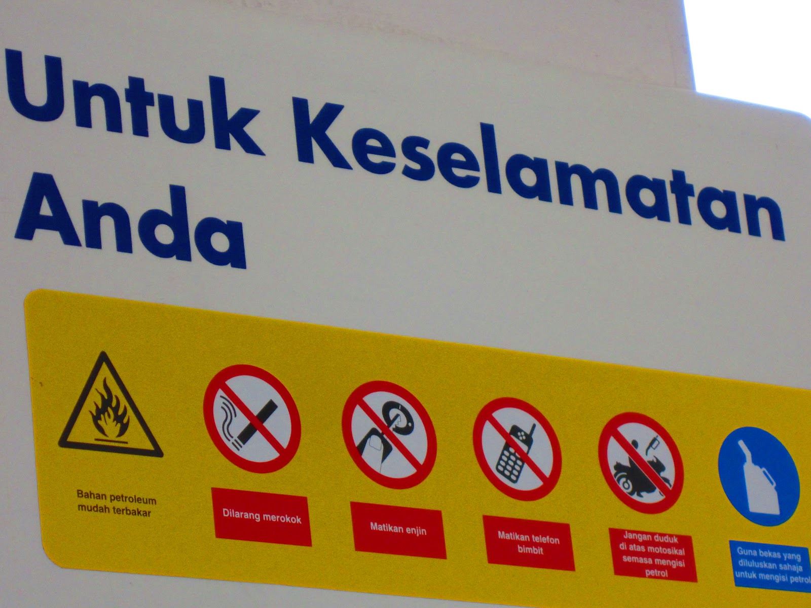 Kerana Merokok Di Stesen Minyak, Lelaki Ini Disembur ...