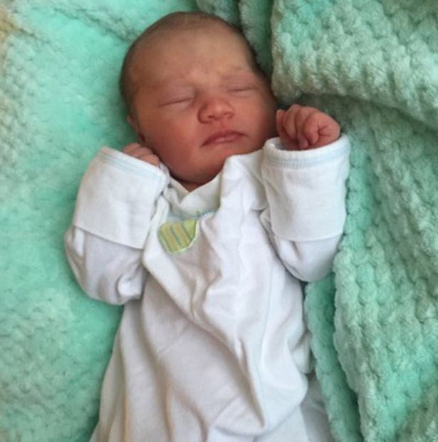 the joker sambut bayi baru lahir, gaya doktor ini menghiburkan