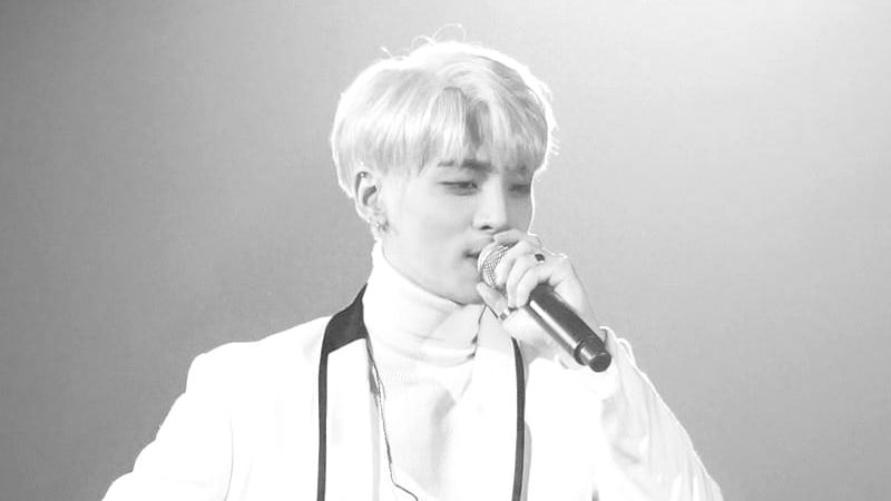 ramai selebriti korea beri penghormatan terakhir pada jonghyun shinee