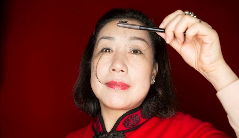 wanita ni miliki bulu mata original terpanjang di dunia