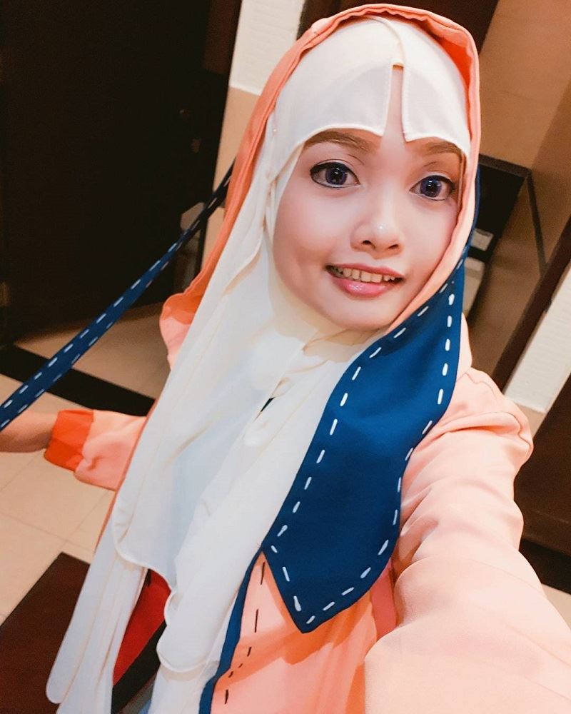berhijab tak halang gadis dari malaysia ini menggayakan watak anime