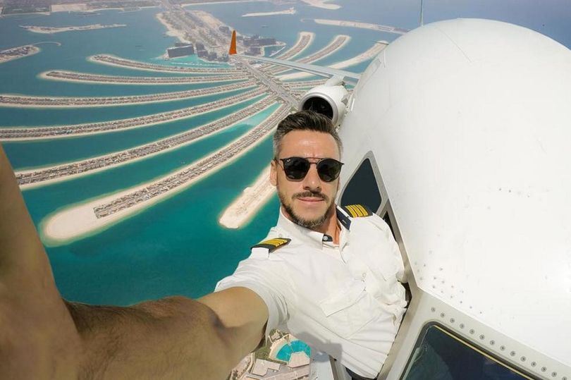 selfie pilot ni lain macam betul. real ke fake eh ?
