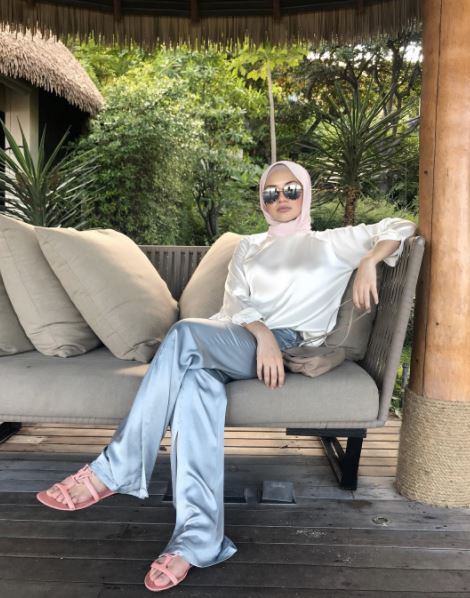cantik betul ootd neelofa bercuti di thailand 