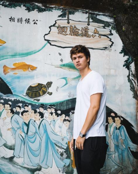 suka durian, peminat teruja ansel elgort ada di malaysia