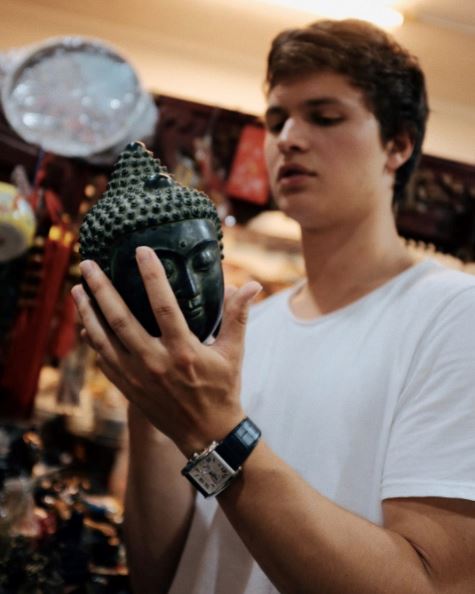 suka durian, peminat teruja ansel elgort ada di malaysia