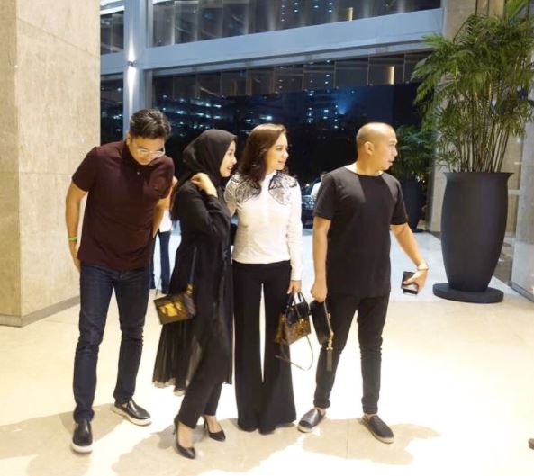 engku emran kahwini laudya cynthia bella september ini ?