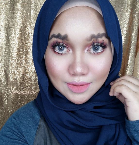 kening berombak dengan kening tocang. memang trend ke sekarang ?