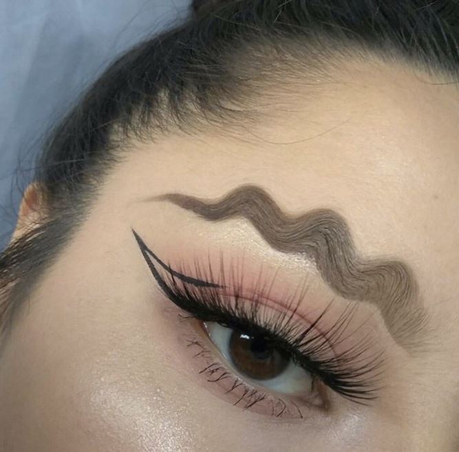 kening berombak dengan kening tocang. memang trend ke sekarang ?