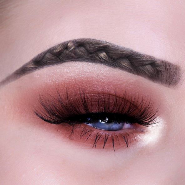 kening berombak dengan kening tocang. memang trend ke sekarang ?