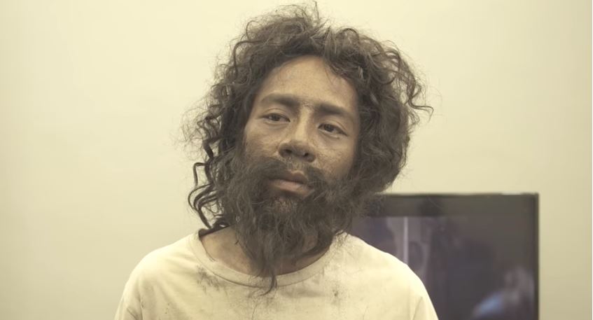 laaaa, rupanya pengemis yang viral menyanyi tu hazama ke ?