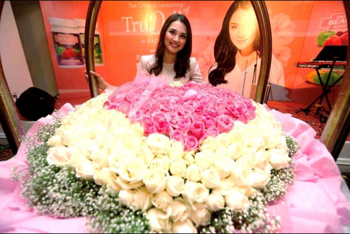 ‘500 kuntum mawar buat sahabat baik’ – hadiah buat fazura dari fattah amin