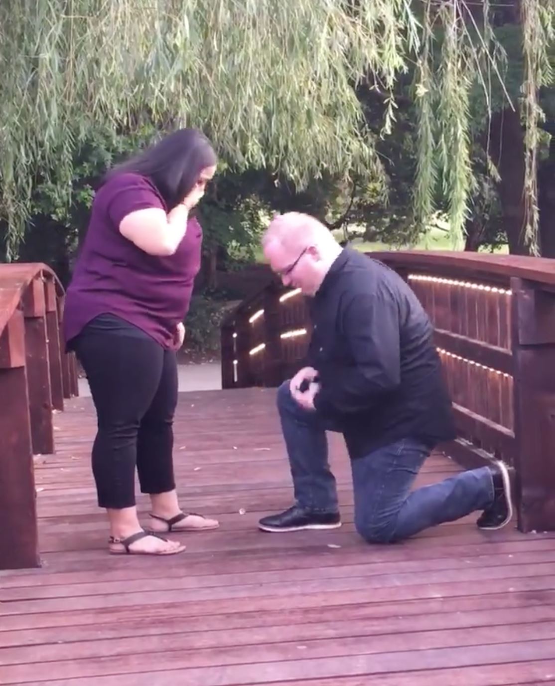 cincin berlian rm13 ribu jatuh dalam tasik ketika melamar kekasih