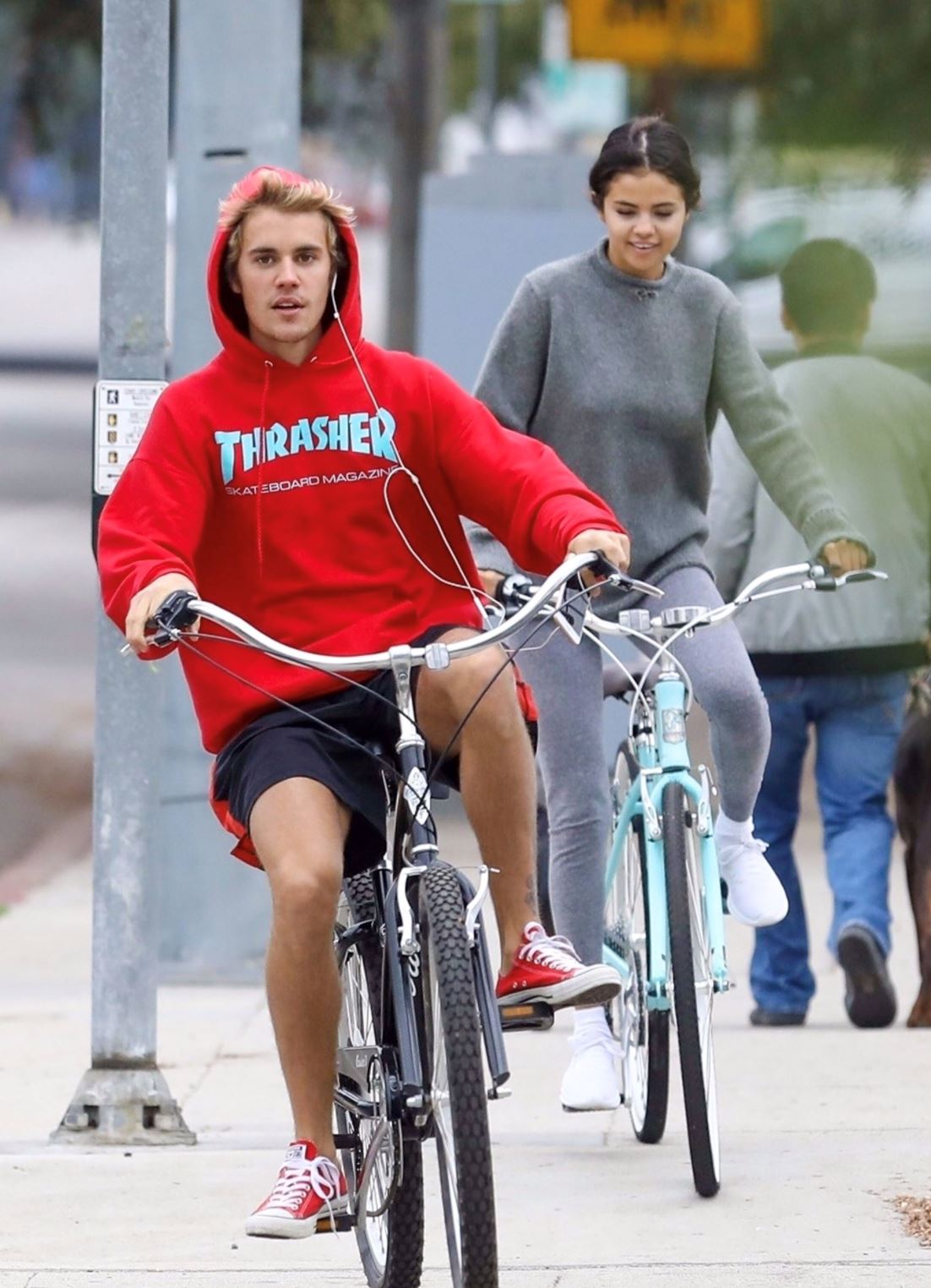 selepas 10 bulan bersama the weeknd, selena gomez kembali pada justin bieber