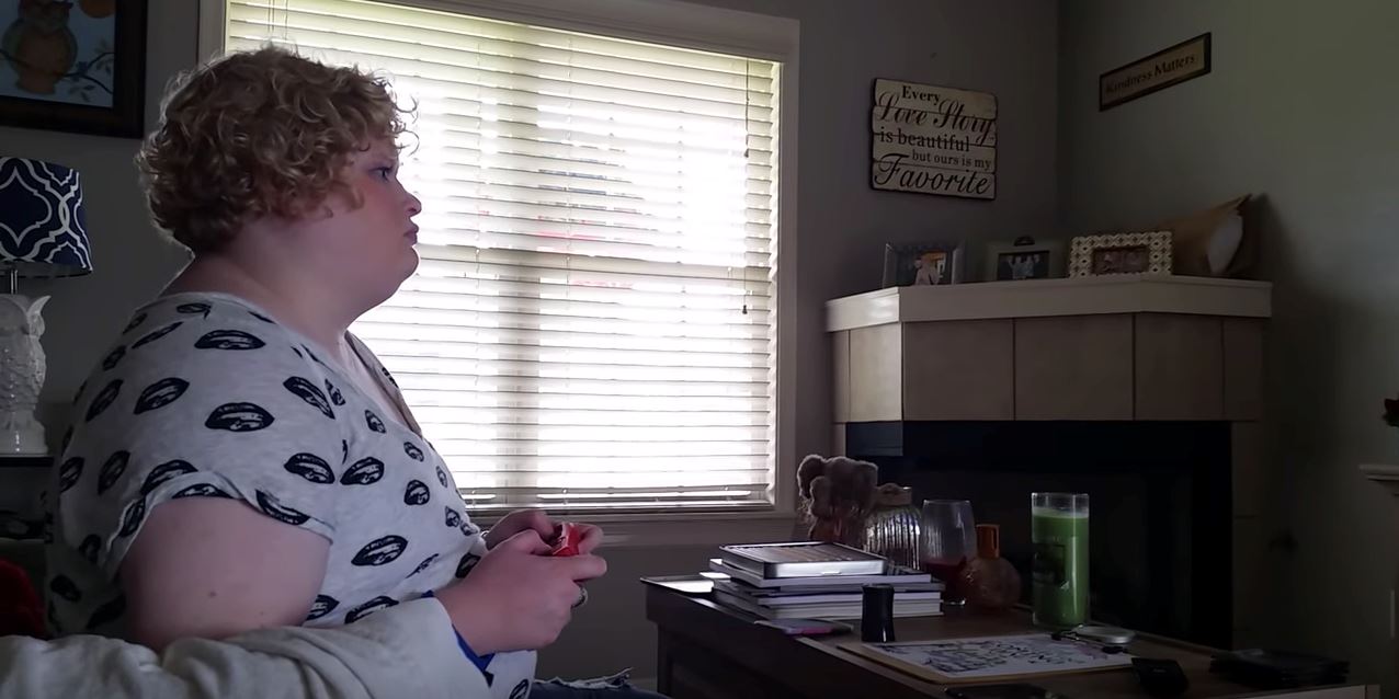 wanita kena lamar dengan teman lelaki dalam game super mario