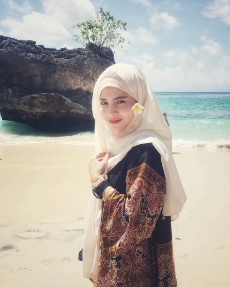 berhijab sepenuhnya, peminat puji ardell aryana semakin cantik 