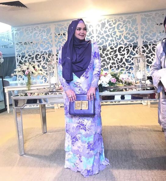 humming dalam bilik air, siti nurhaliza cipta lagu buat anak