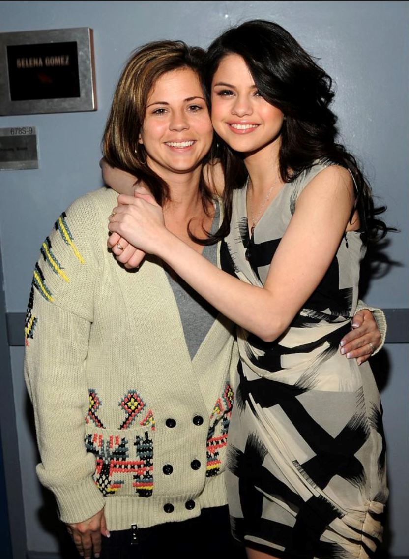 sampai unfollow ibu, mampukah selena tinggalkan bieber demi ibunya?