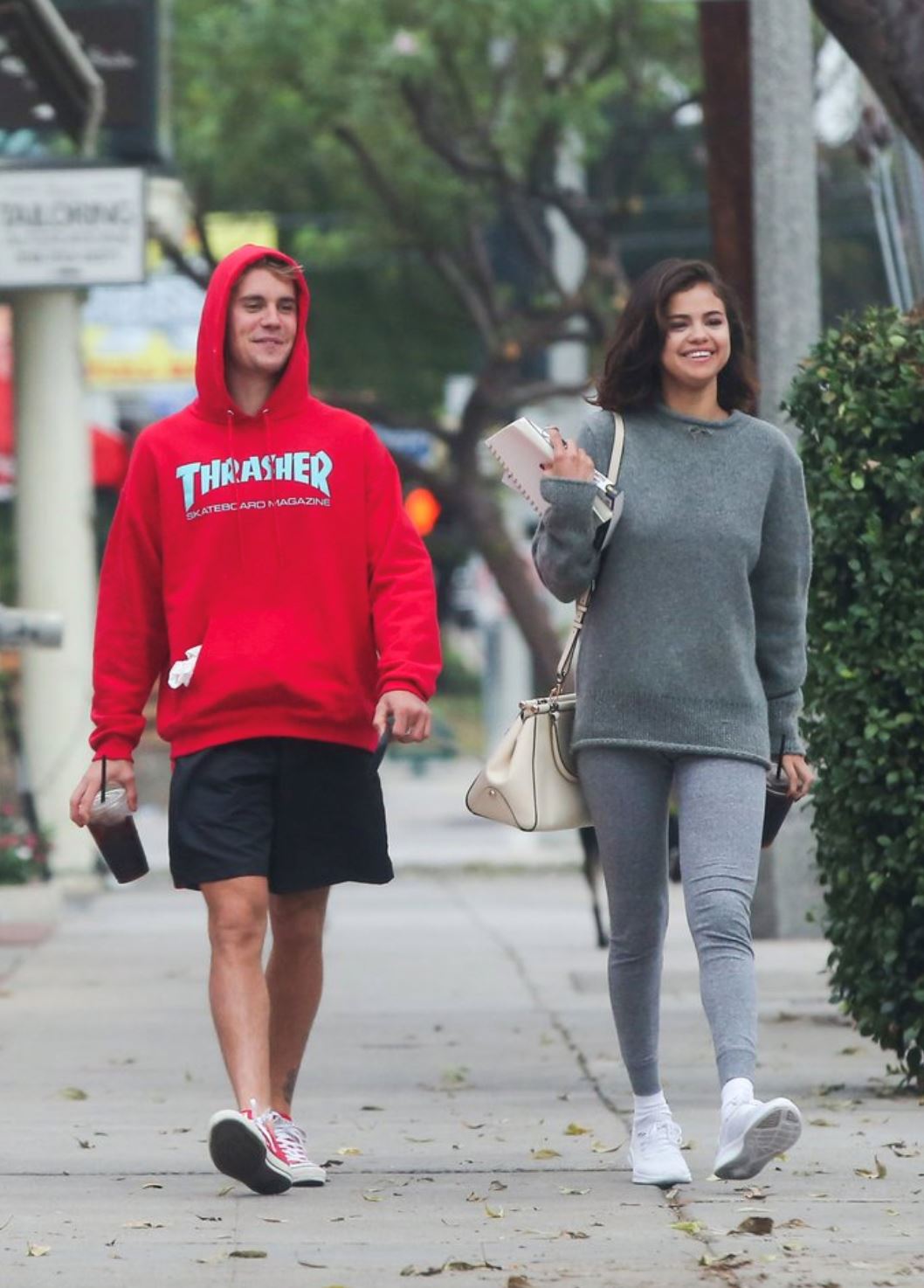 sampai unfollow ibu, mampukah selena tinggalkan bieber demi ibunya?