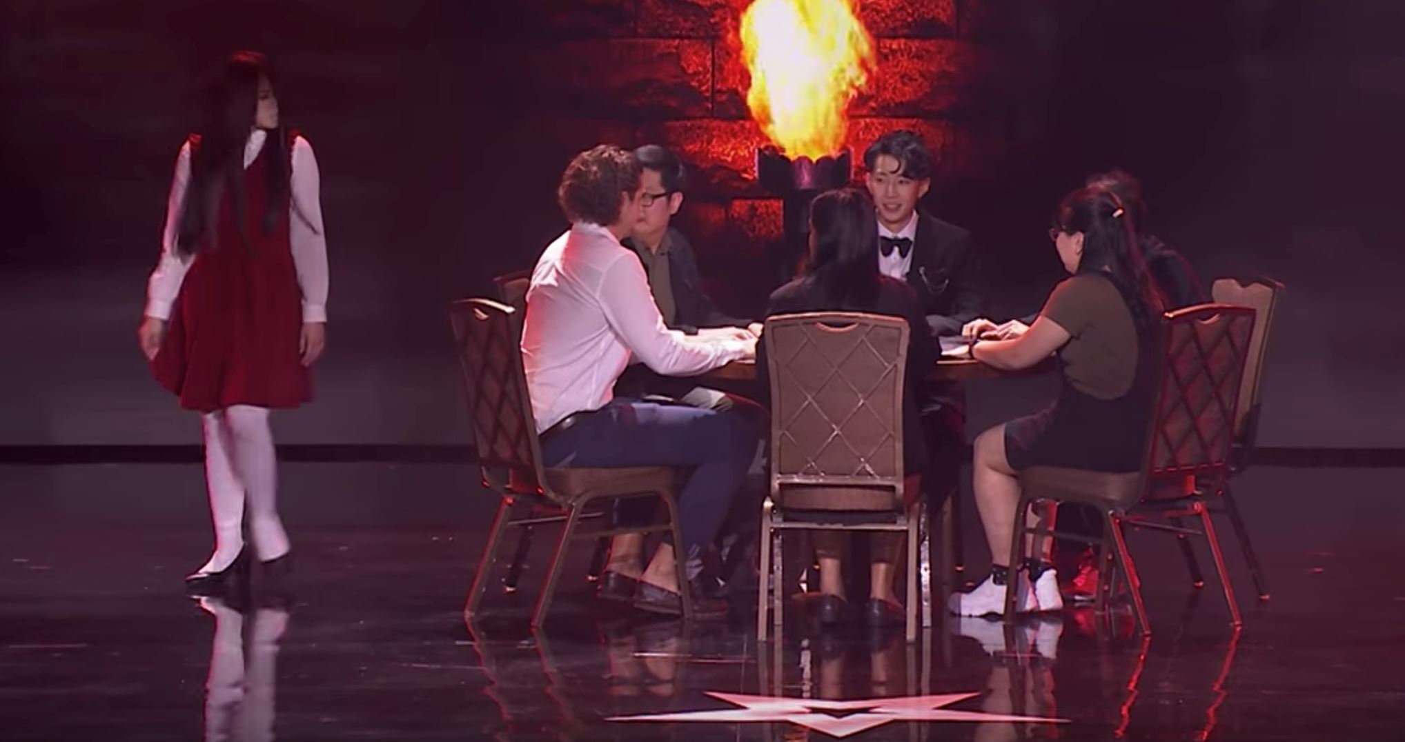 baca fikiran, the sacred riana buat juri jay park tercengang