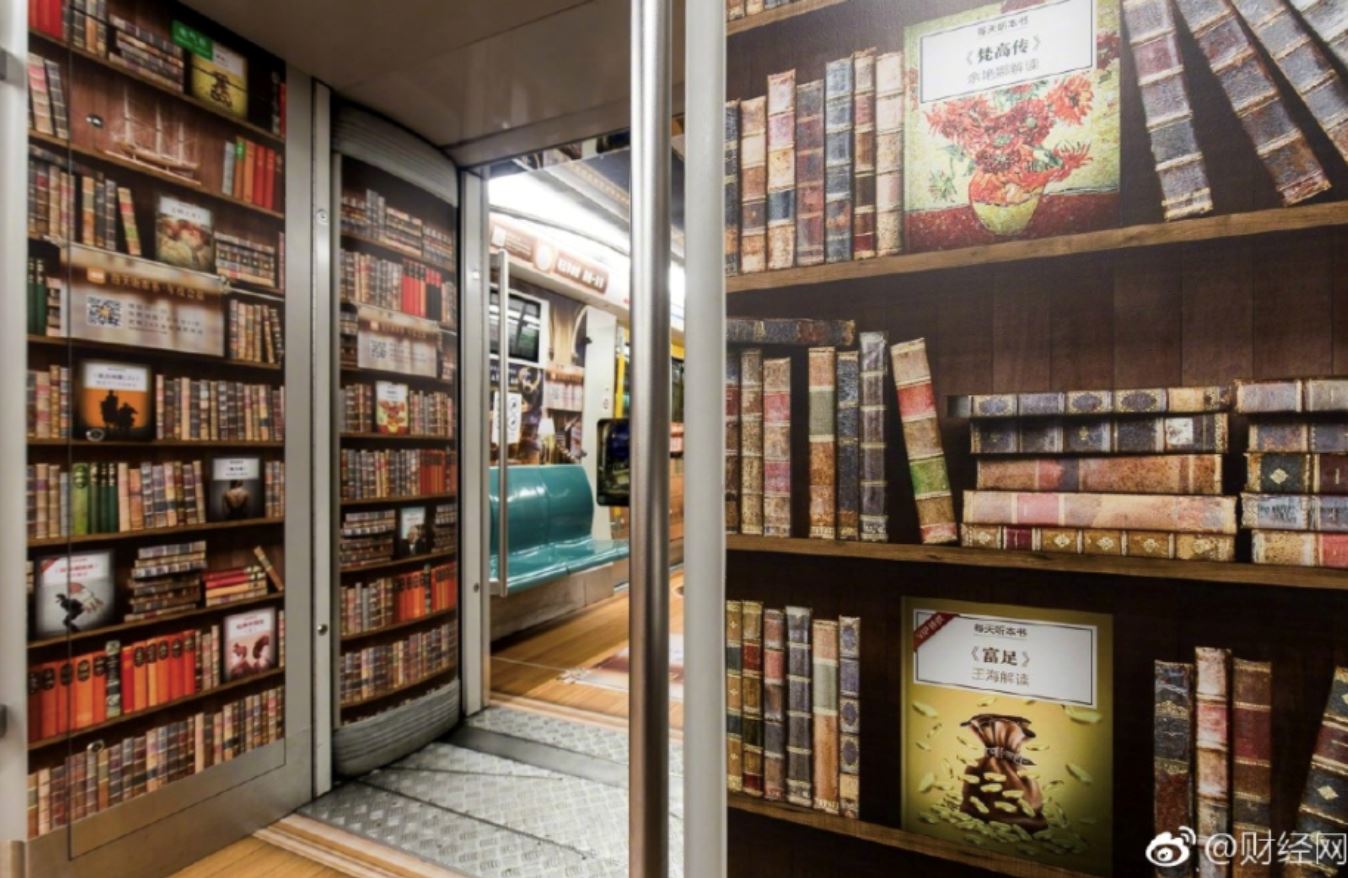 kereta api ubah jadi library bergerak, penumpang boleh dengar buku