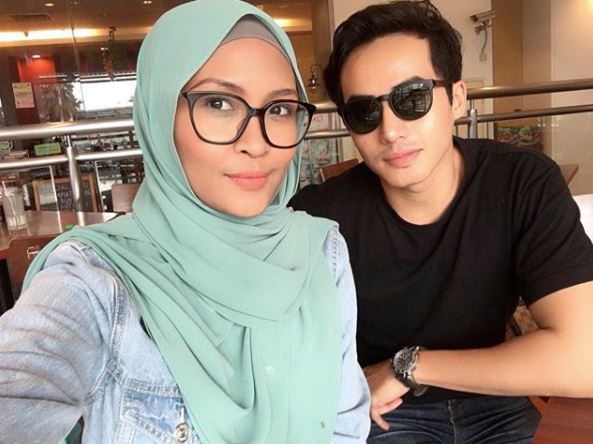 apa sebenarnya status hubungan siti nordiana dan zoey rahman ?